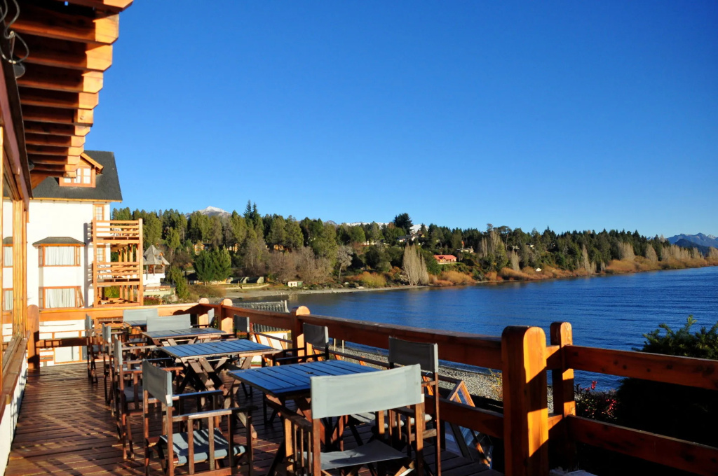 Beach & Waterfront