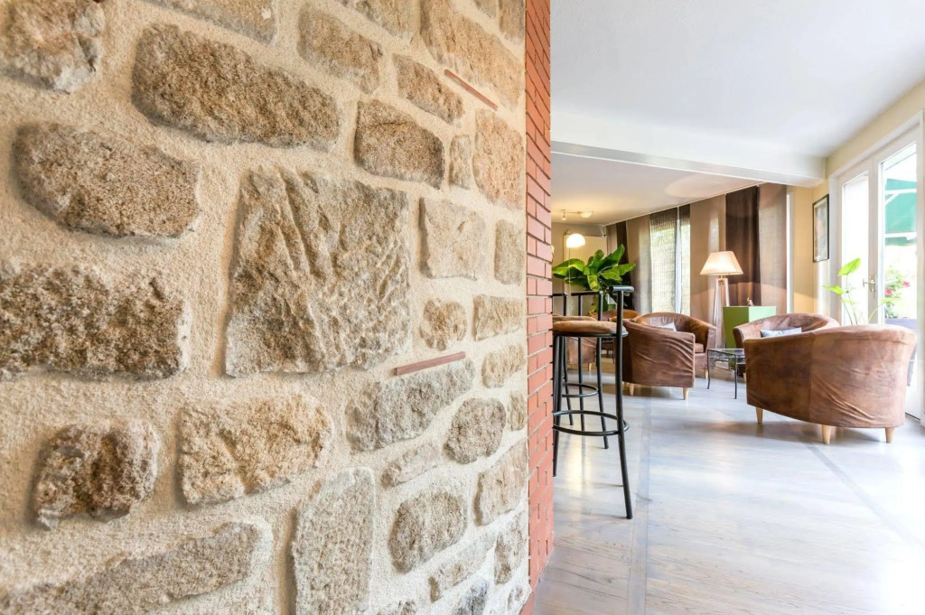 La Tour Hotel Restaurant