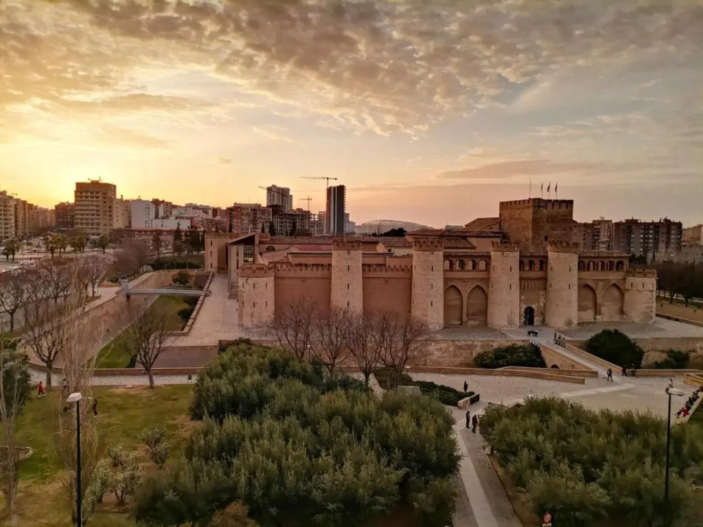 La balconada de la Aljafería