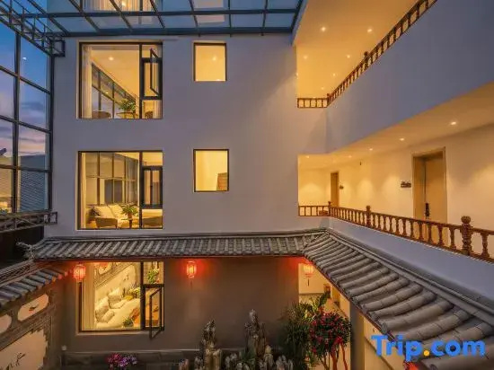 Rose Liyuan · Smart Light Luxury Flagship Boutique Stay (Lijiang Gucheng South Gate)