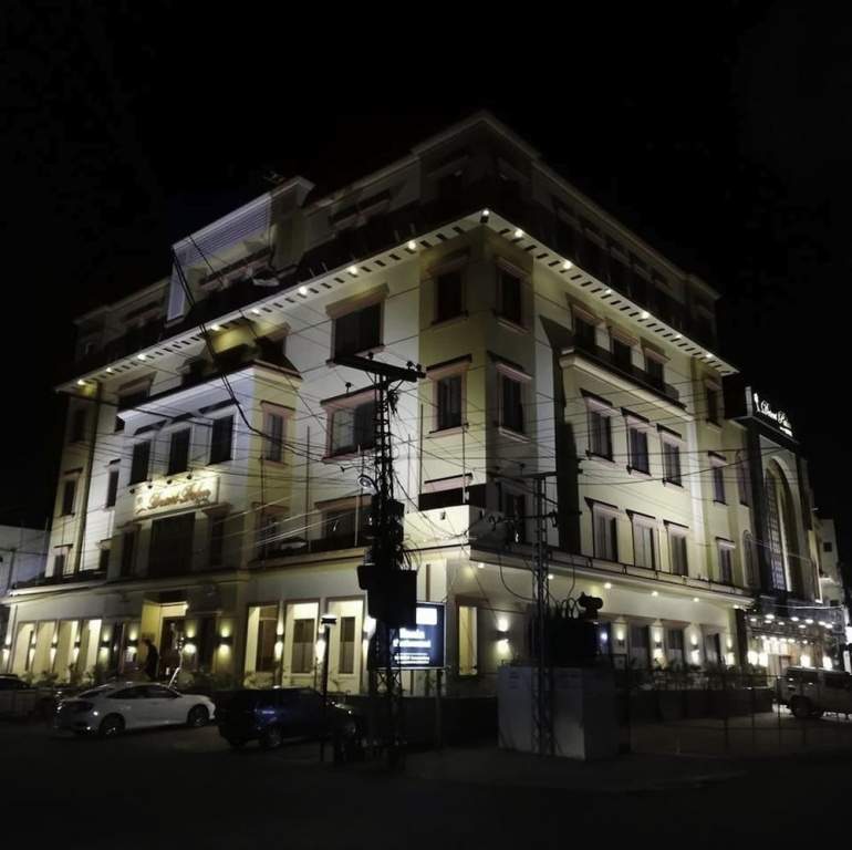 Desert Palm Hotel