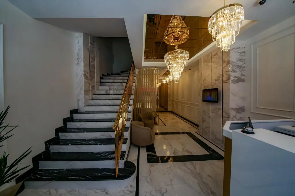 Lobby & Reception