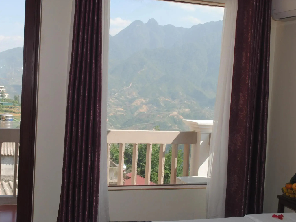 Deluxe Double room (full double bed)