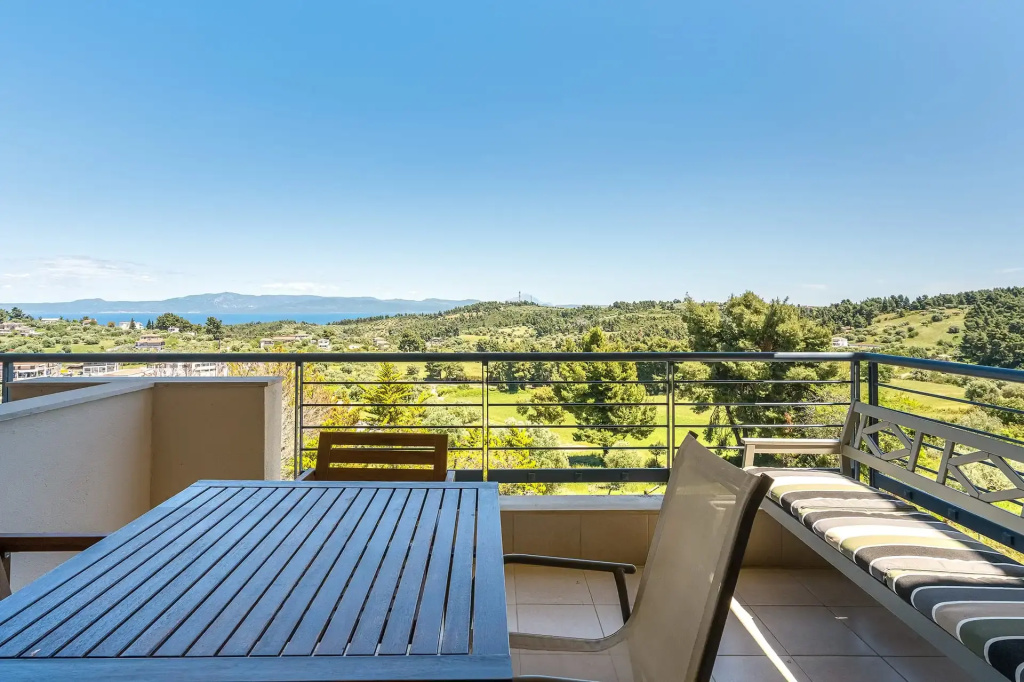 Apartment with sea view