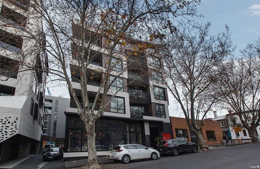 2 bed Apartment in Trendy Collingwood