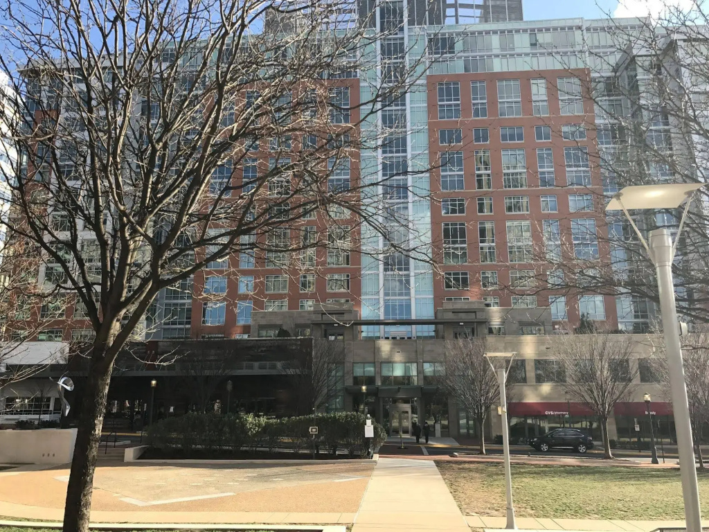 National at Reston Town Center