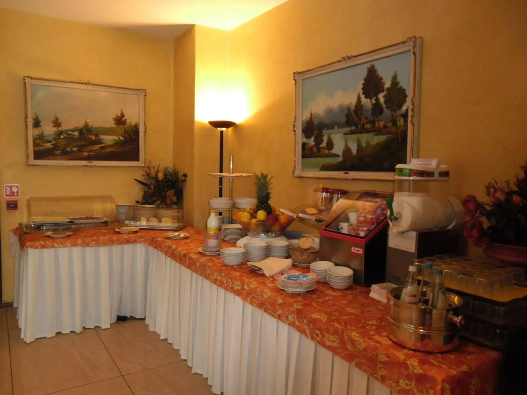 Hotel photo 12