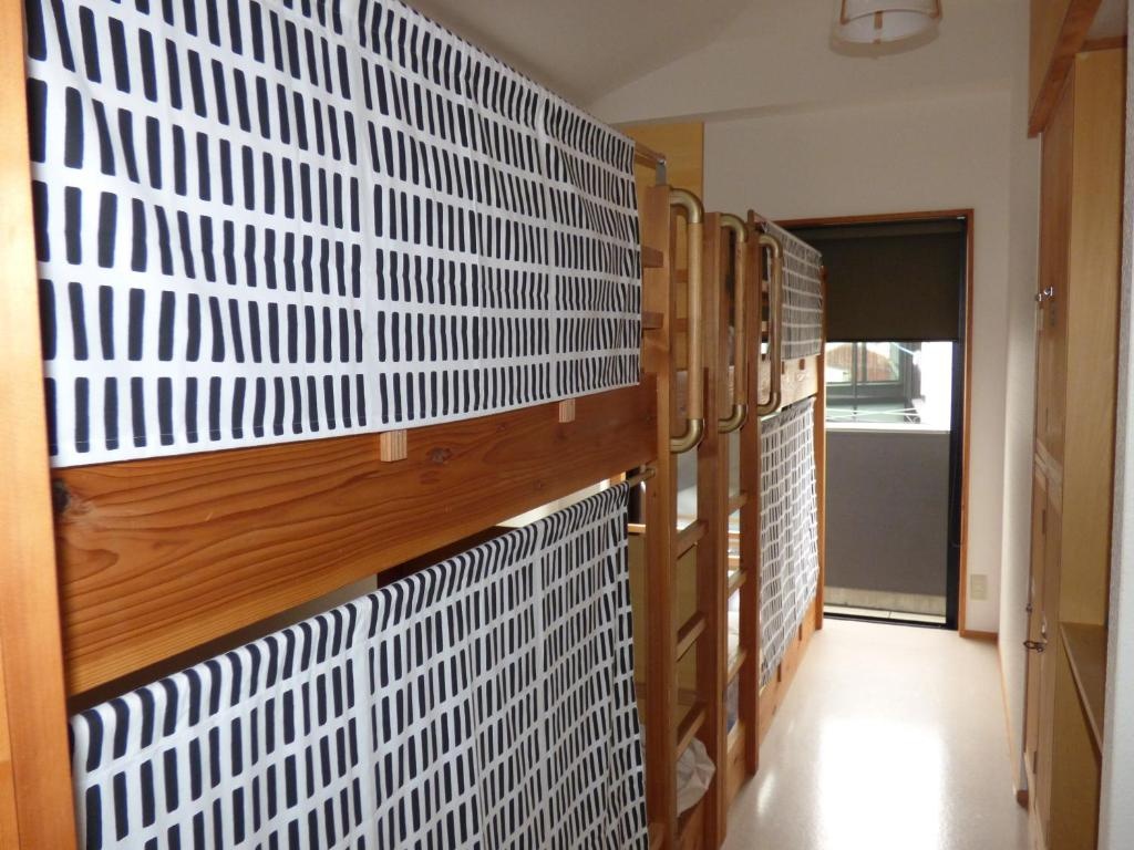 Guesthouse Hyakumanben Cross 사진 4