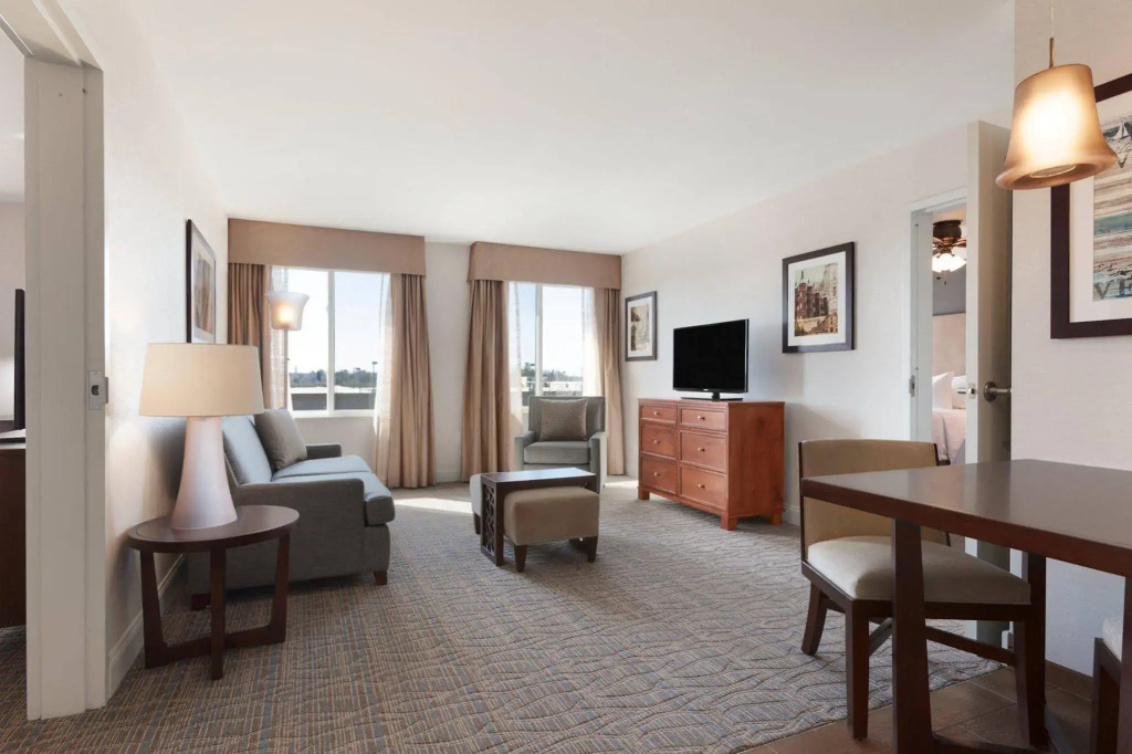 Homewood Suites by Hilton Burlington - Général