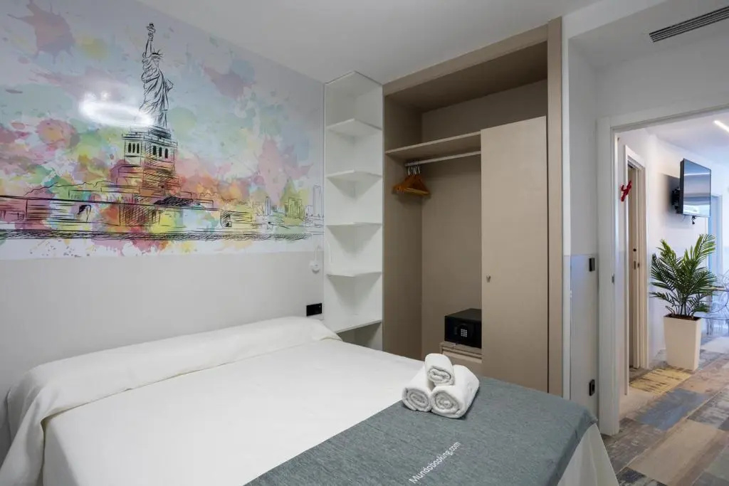 2 Bedrooms Apartment