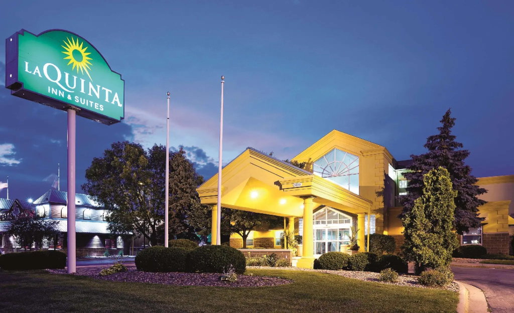 La Quinta Inn & Suites by Wyndham Appleton College Avenue - Chambres