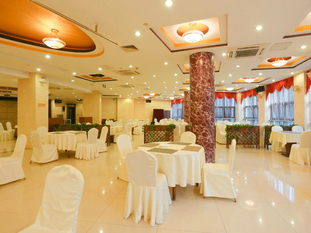 Food & Beverage