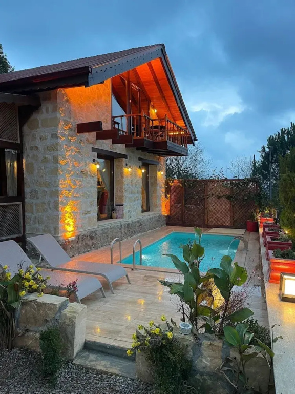1 Bedroom Luxury Bungalow with pool view