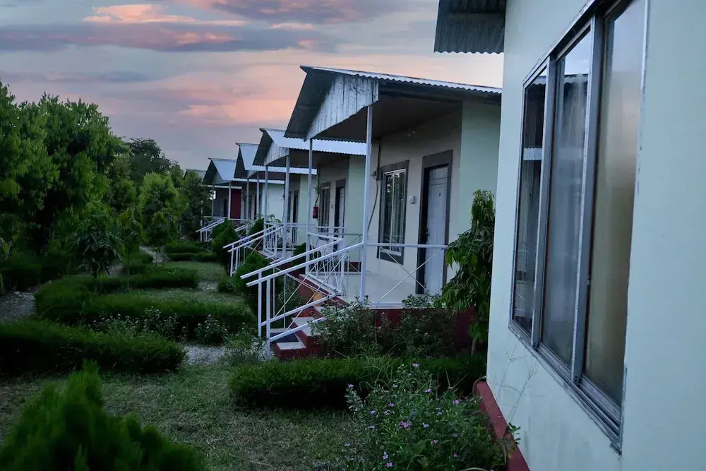 Rahaman Farm House Lataguri Murti