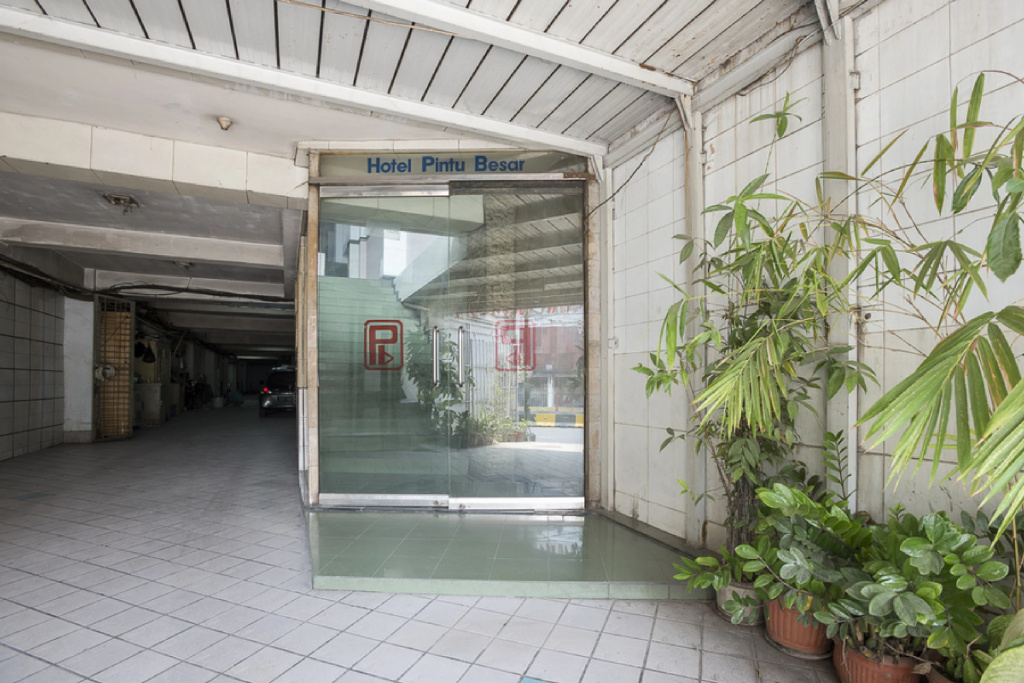 Formerly Reddoorz Plus Near Jakarta Kota Station