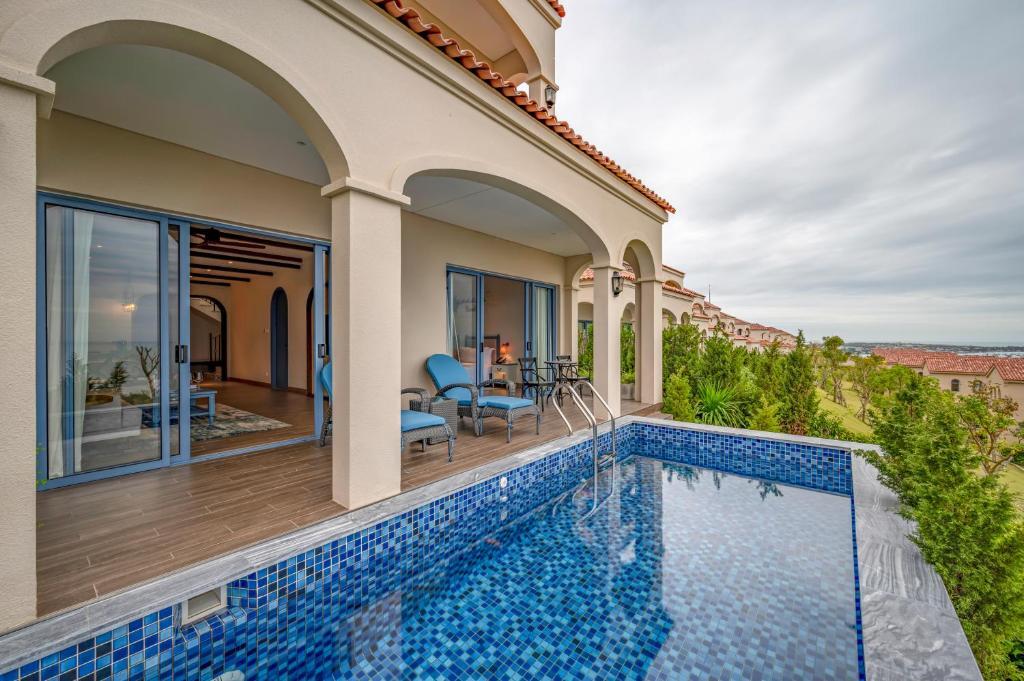 Centara Mirage Resort Mui Ne