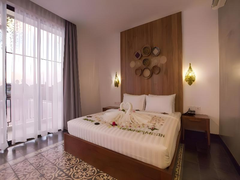 Double Junior Suite with balcony (full double bed)