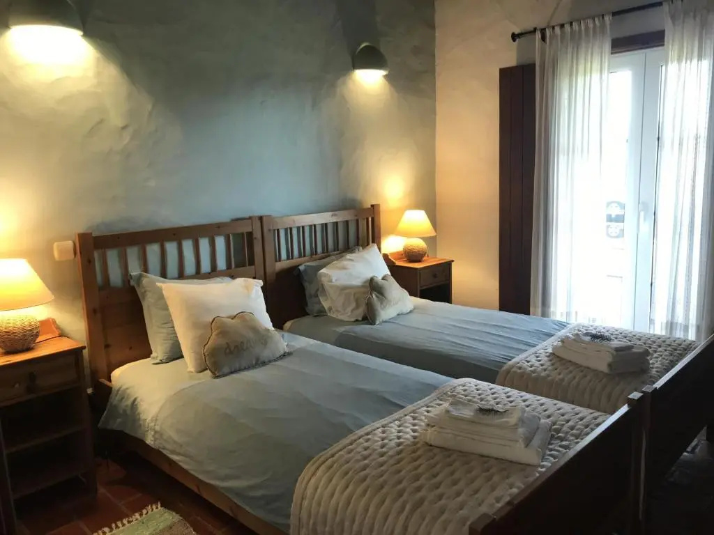2 Bedrooms Cottage