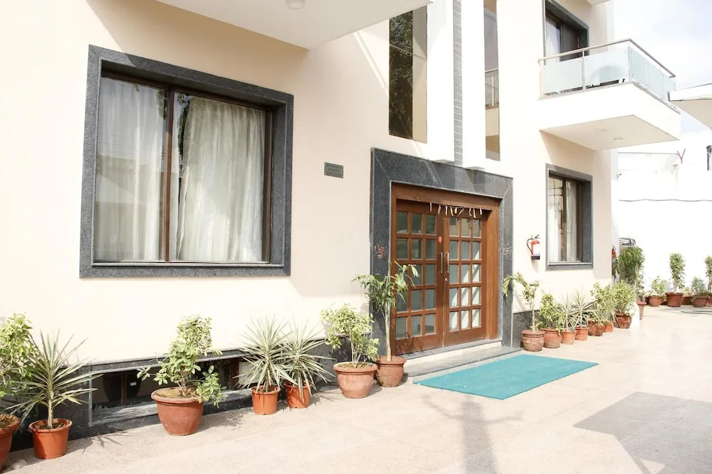 OYO 698 Hotel Maven's House