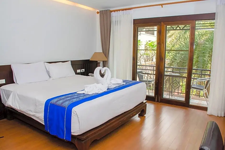 Deluxe Double room (full double bed)