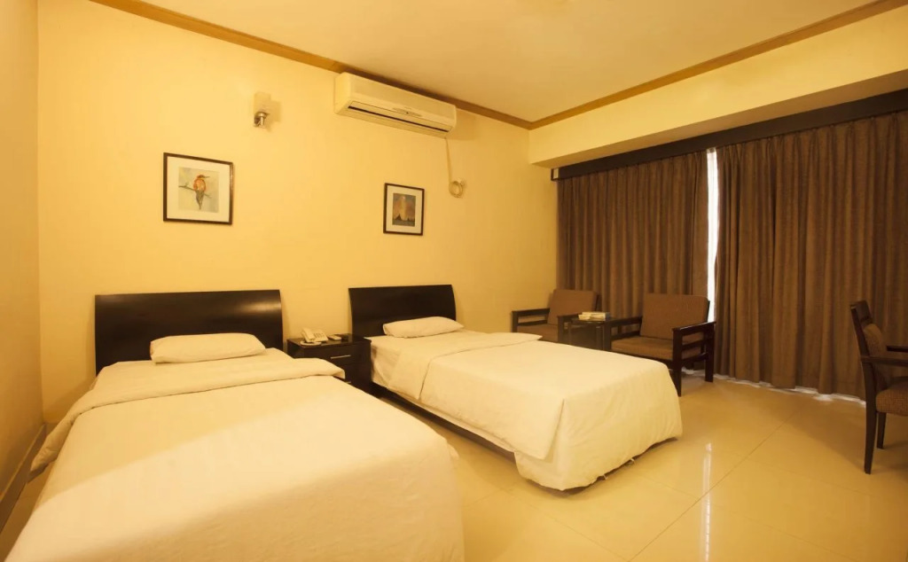 White Orchid — фото 2