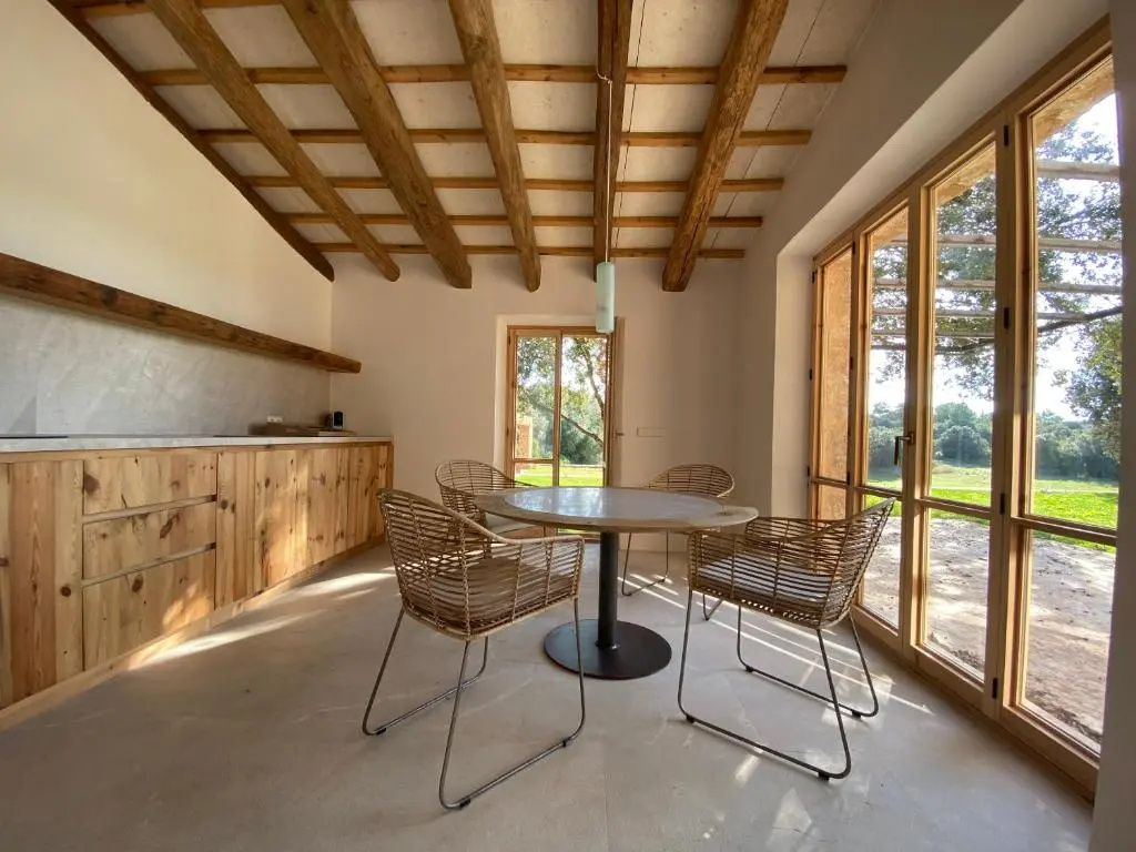 2 Bedrooms Villa