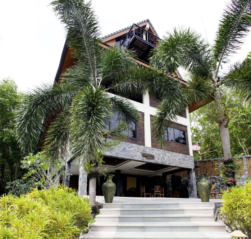 Thara Bayview Villa