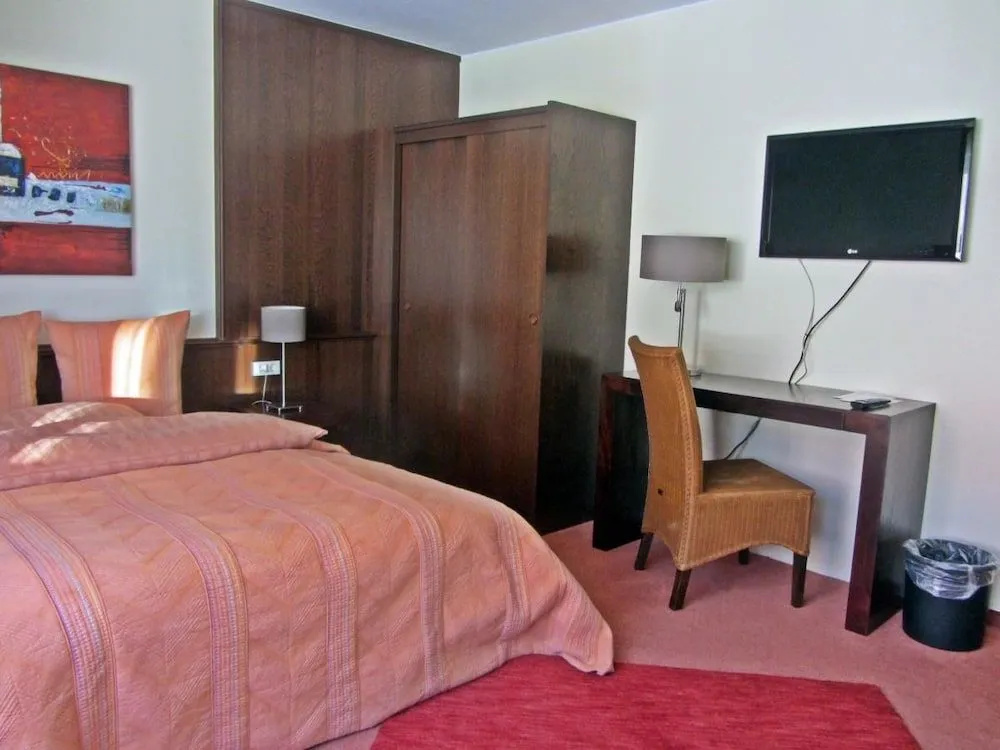 Hotel Donnersberg — 4