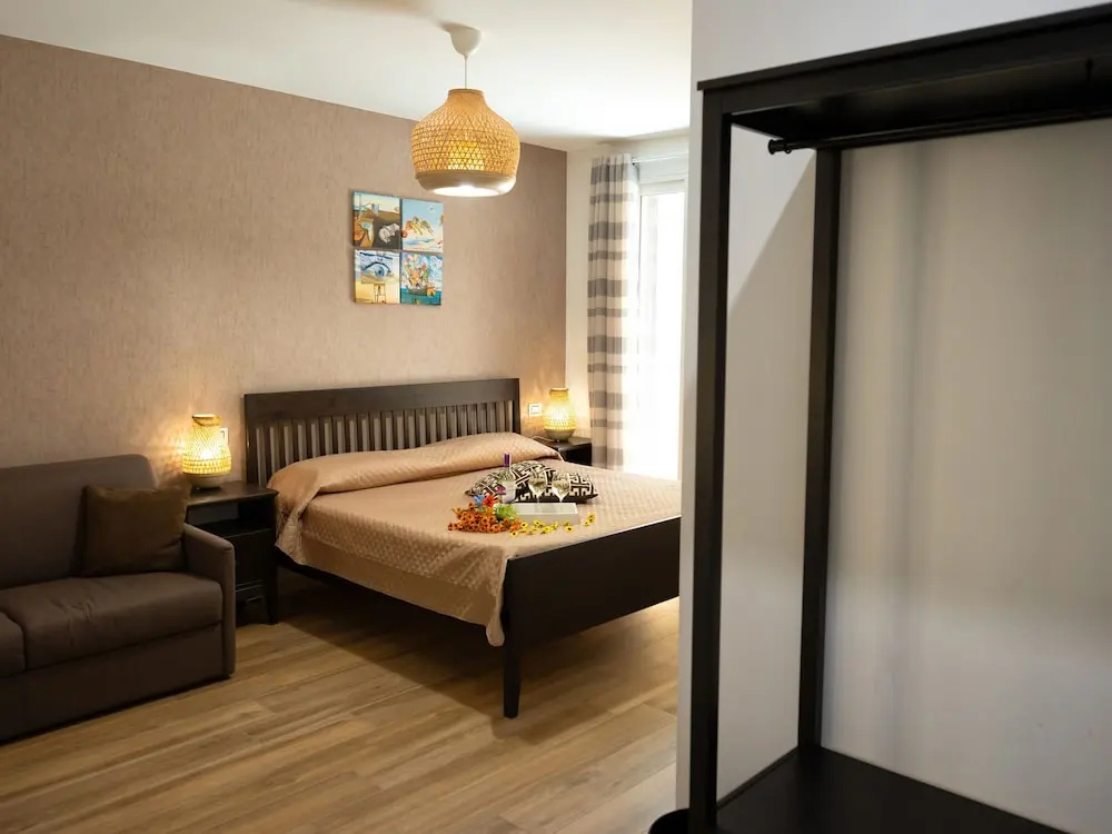 Comfort Double room with courtyard view (full double bed)