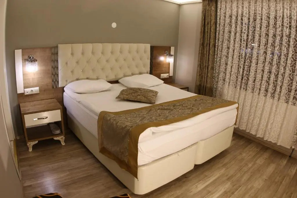 Deluxe Double room (full double bed)