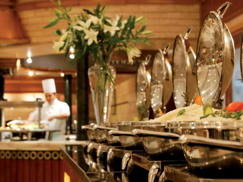 Mövenpick Hotel Cairo - Media City - фото 12