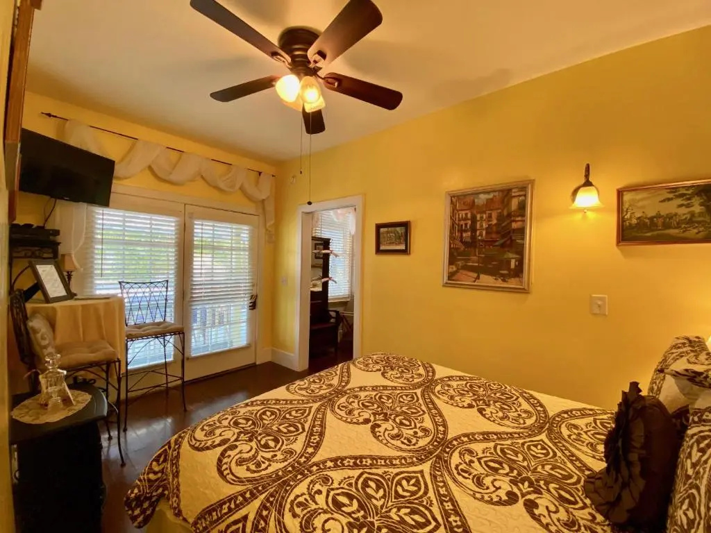 Economy room