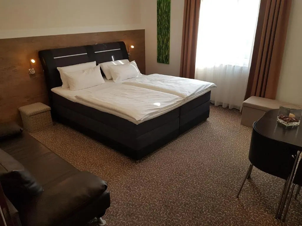 Standard Double room (full double bed)
