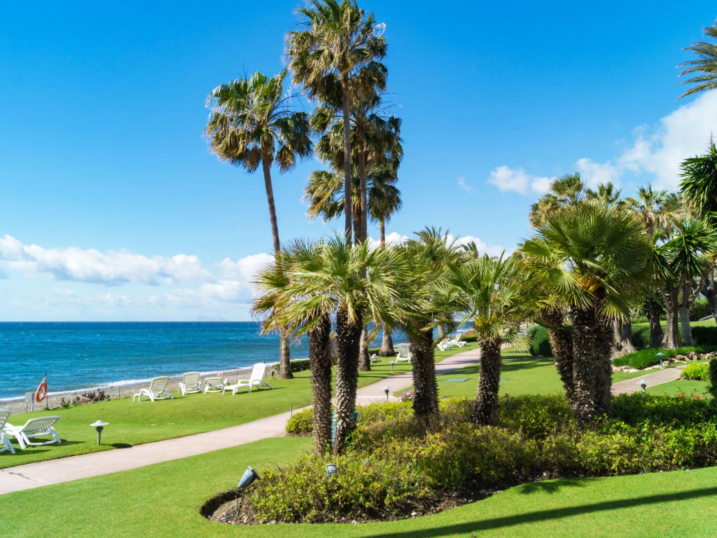 Beach & Waterfront