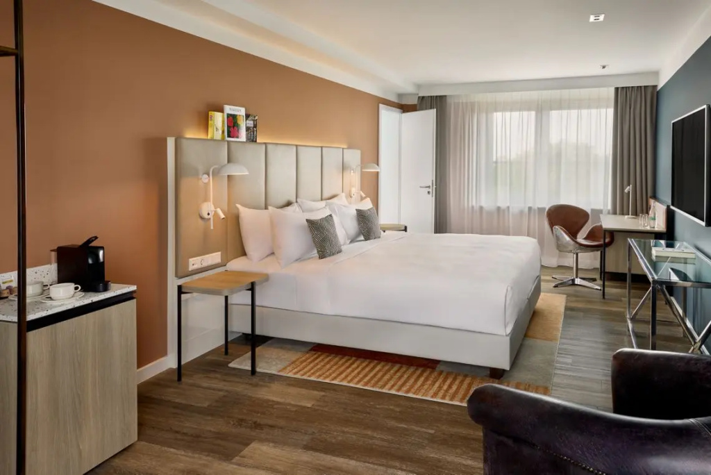 Executive Double room with city view (full double bed)