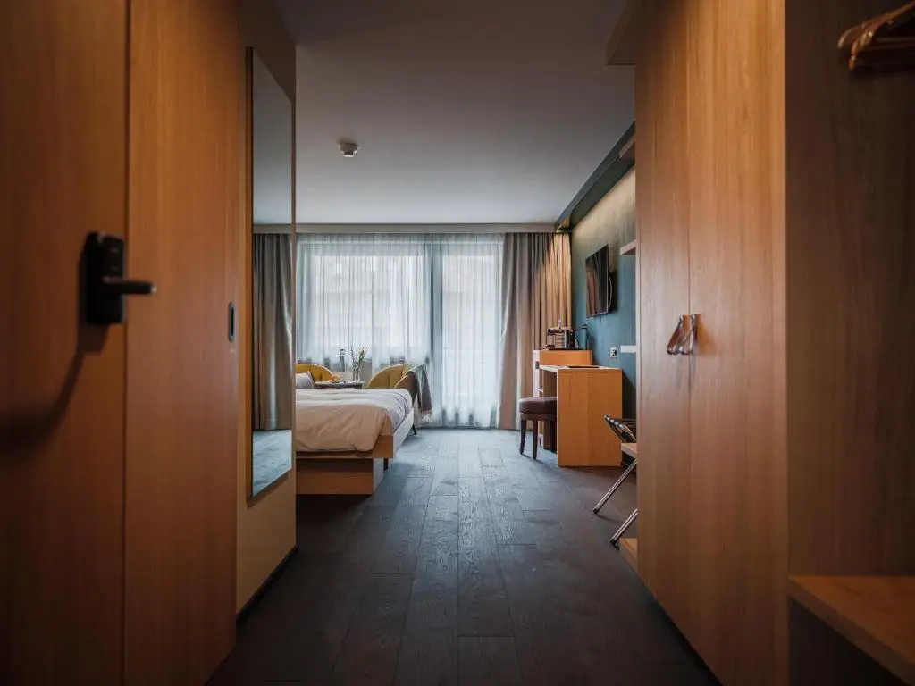 Deluxe Double room (full double bed)