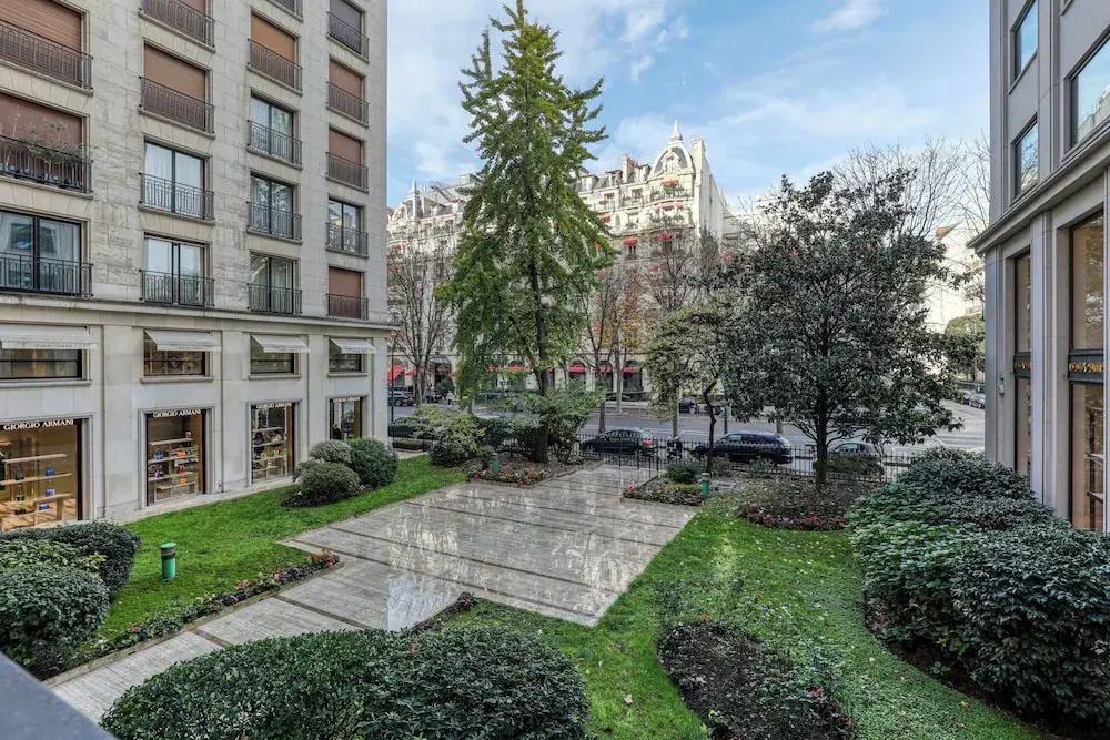 Montaigne Executive Suite