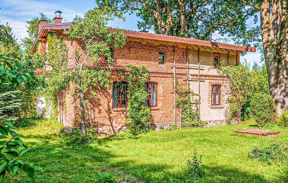 Amazing Home in Sasino With 4 Bedrooms, Wifi and Outdoor Swimming Pool