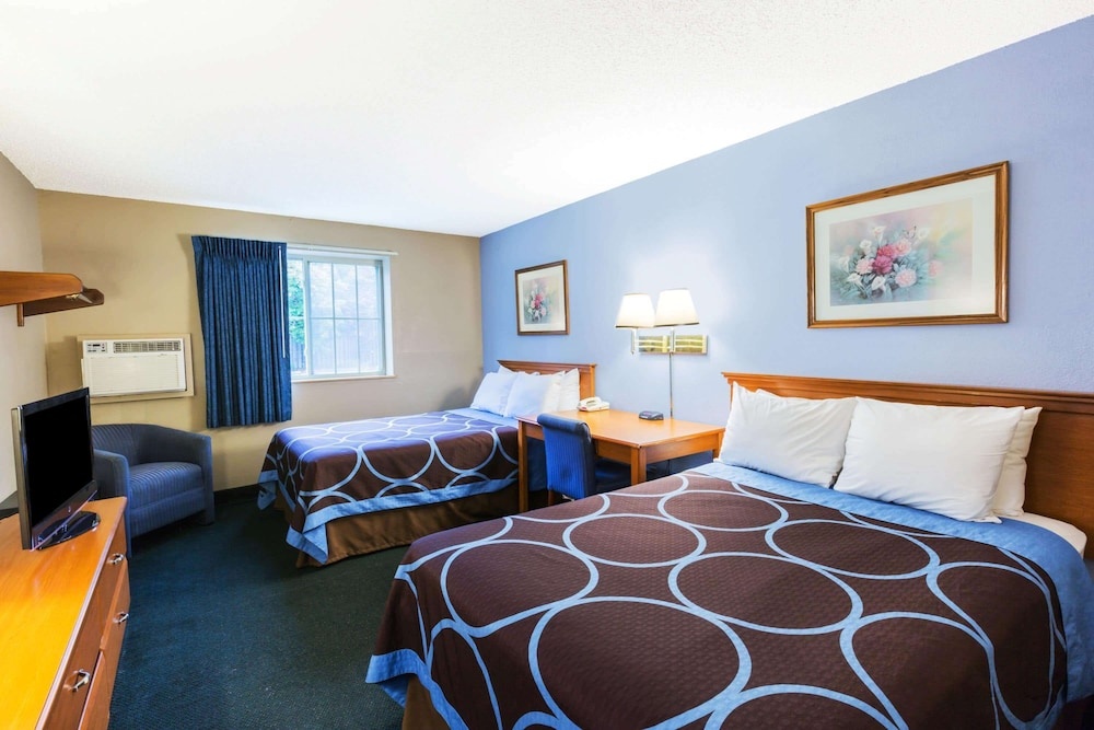 Super 8 by Wyndham Austin North/University Area Room Type - Quadruple room