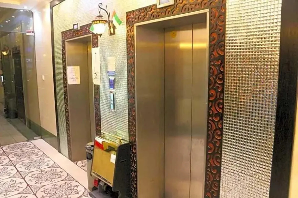 Lobby & Reception