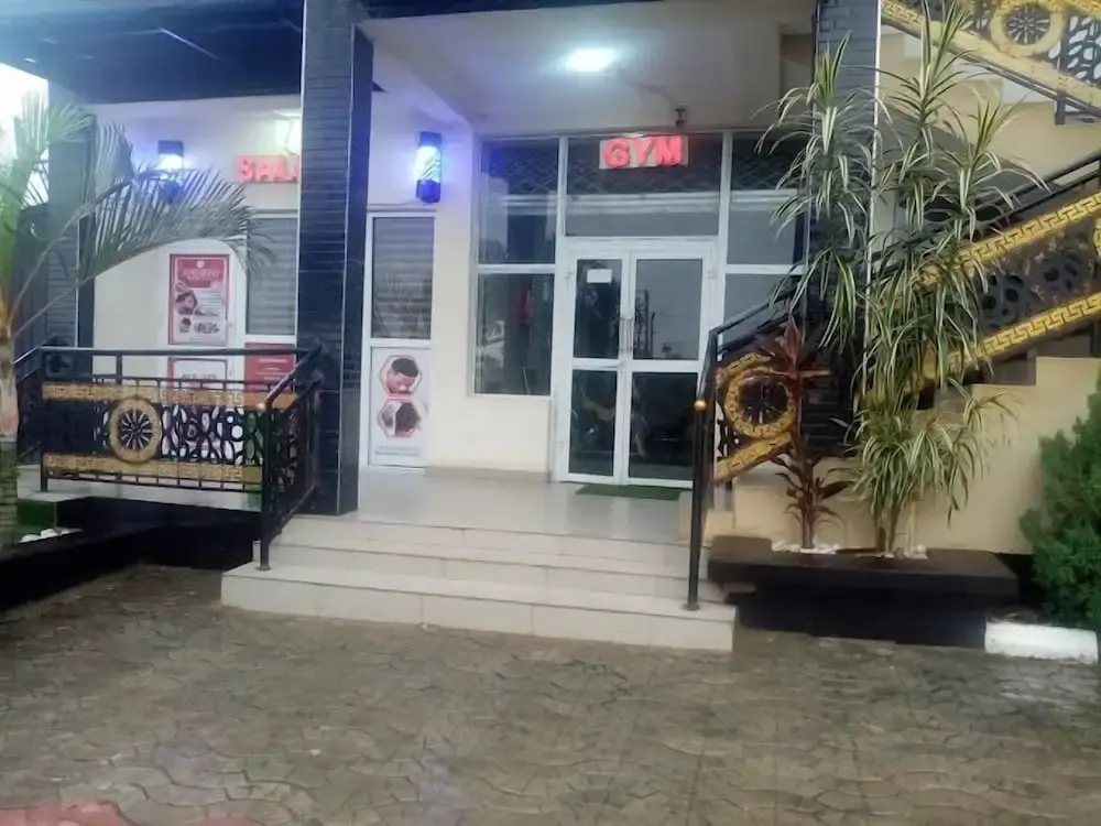 Aj'S Hotel And Suites