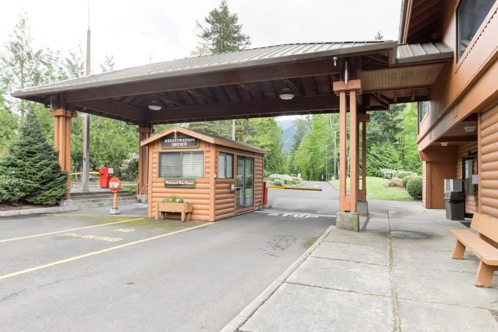 Mount Hood Village Yurt 1