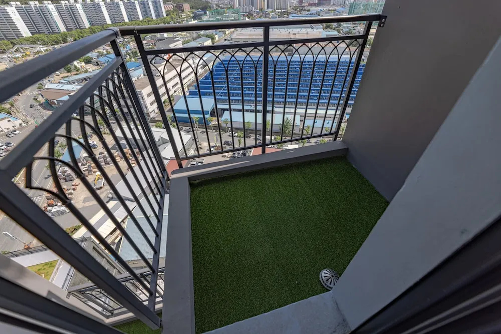 Balcony & Terrace