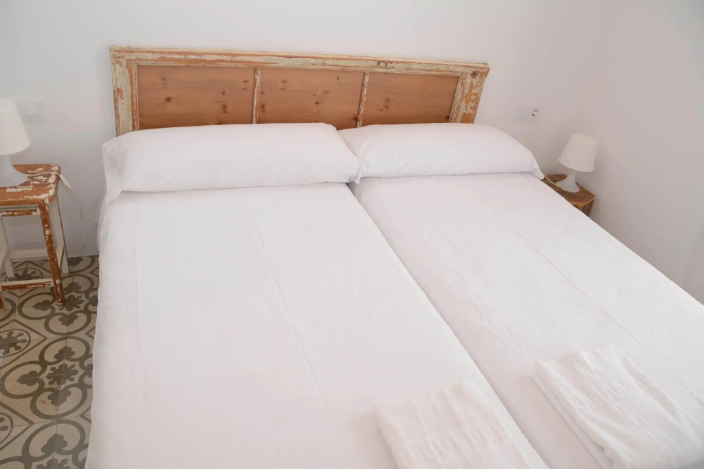 Standard Quadruple room (full double bed)
