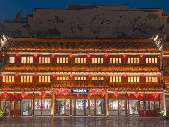 Taihu Lake Traditional Water Town Inn