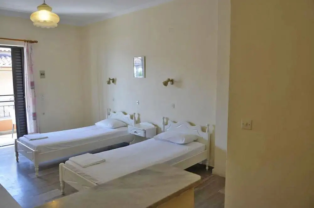Standard Triple room with balcony