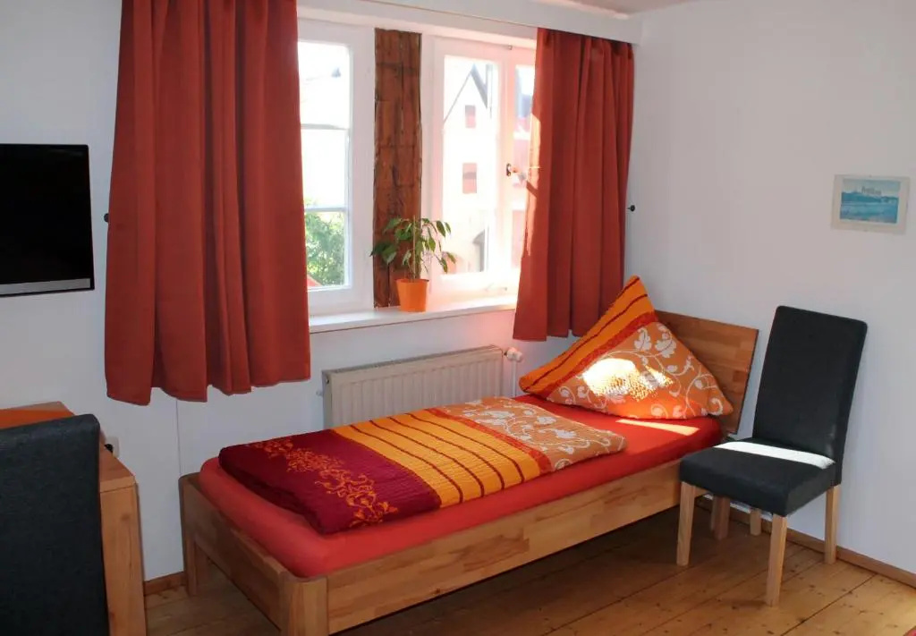 Economy Triple room