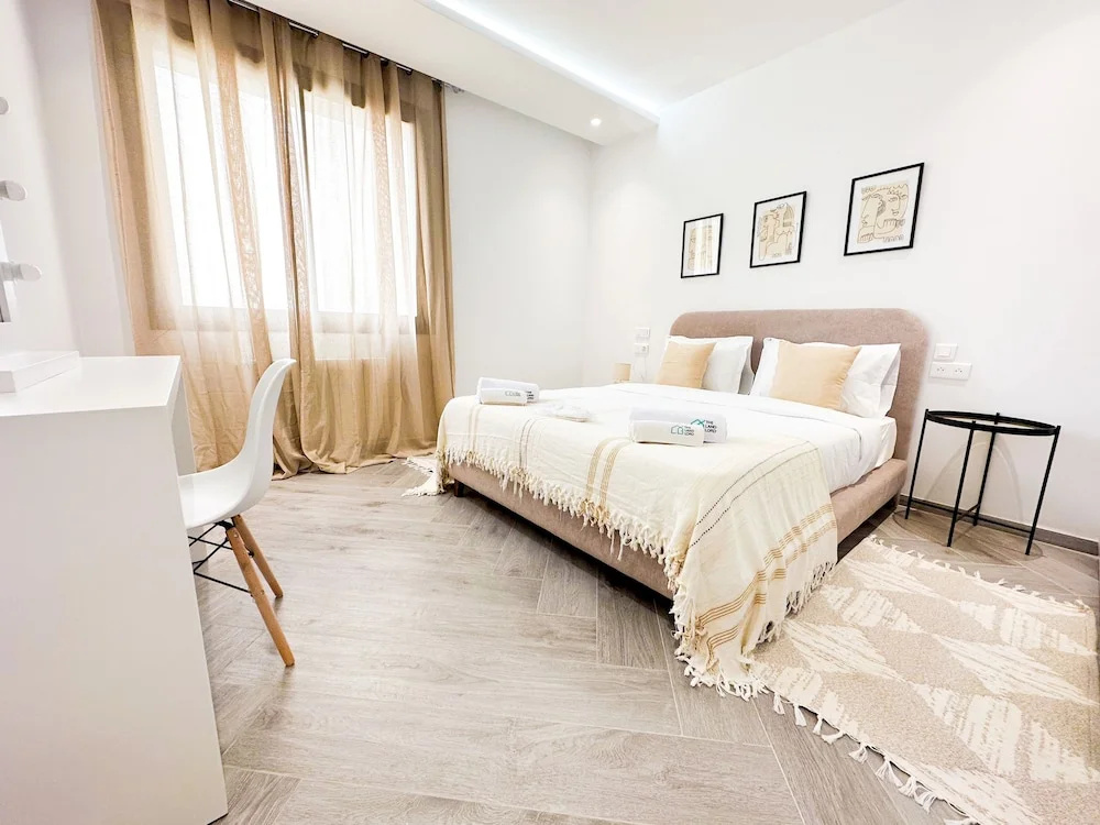 The Business Stay Brand new in Lac 2