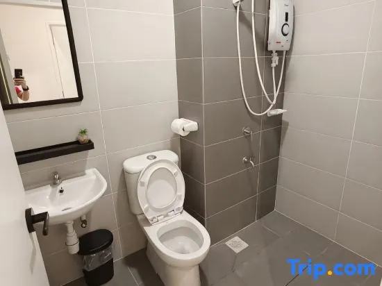 Aliff Height 2BR Japandes Pool View 5pax