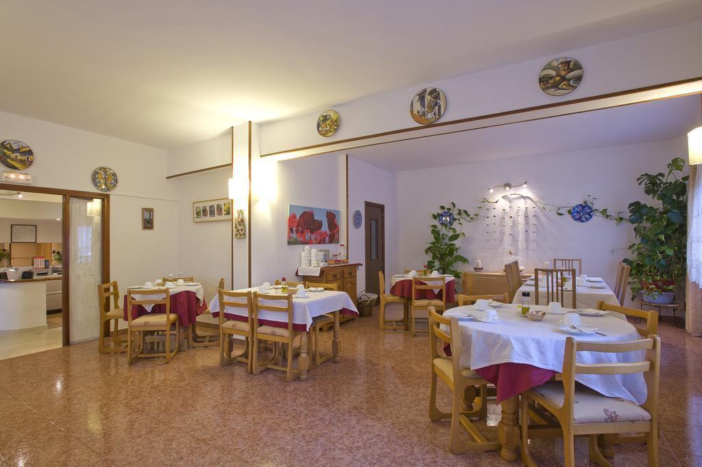 Hostal Manolita by null
